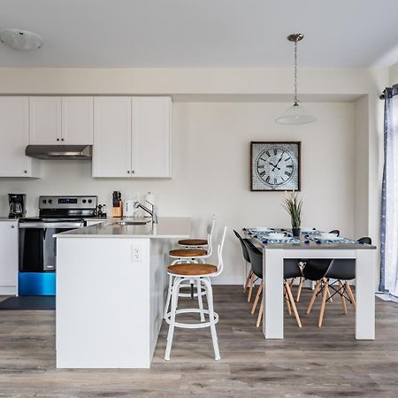 فيلا Luxury Townhouse Close To Fairview Casino In شلالات نياغارا المظهر الخارجي الصورة