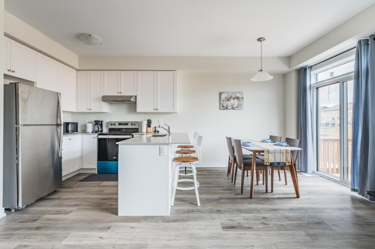 فيلا Luxury Townhouse Close To Fairview Casino In شلالات نياغارا المظهر الخارجي الصورة
