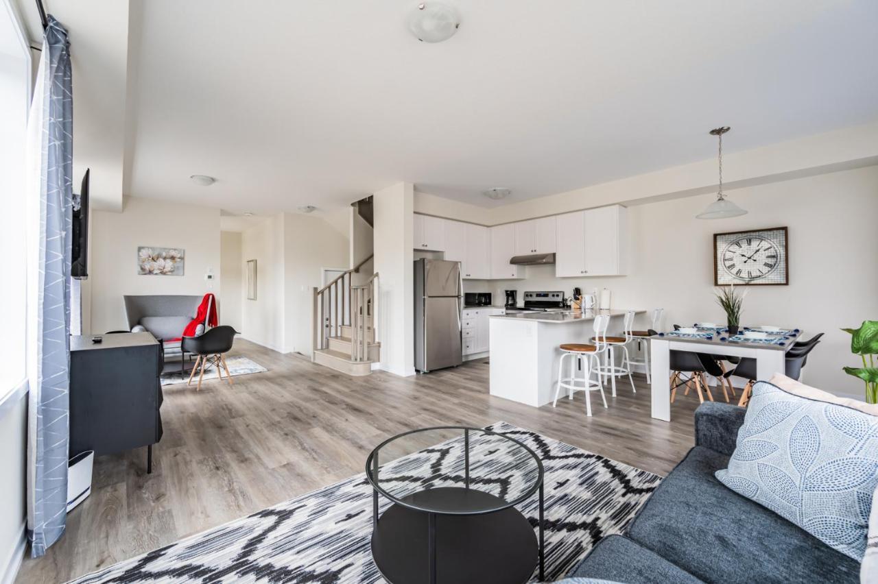 فيلا Luxury Townhouse Close To Fairview Casino In شلالات نياغارا المظهر الخارجي الصورة