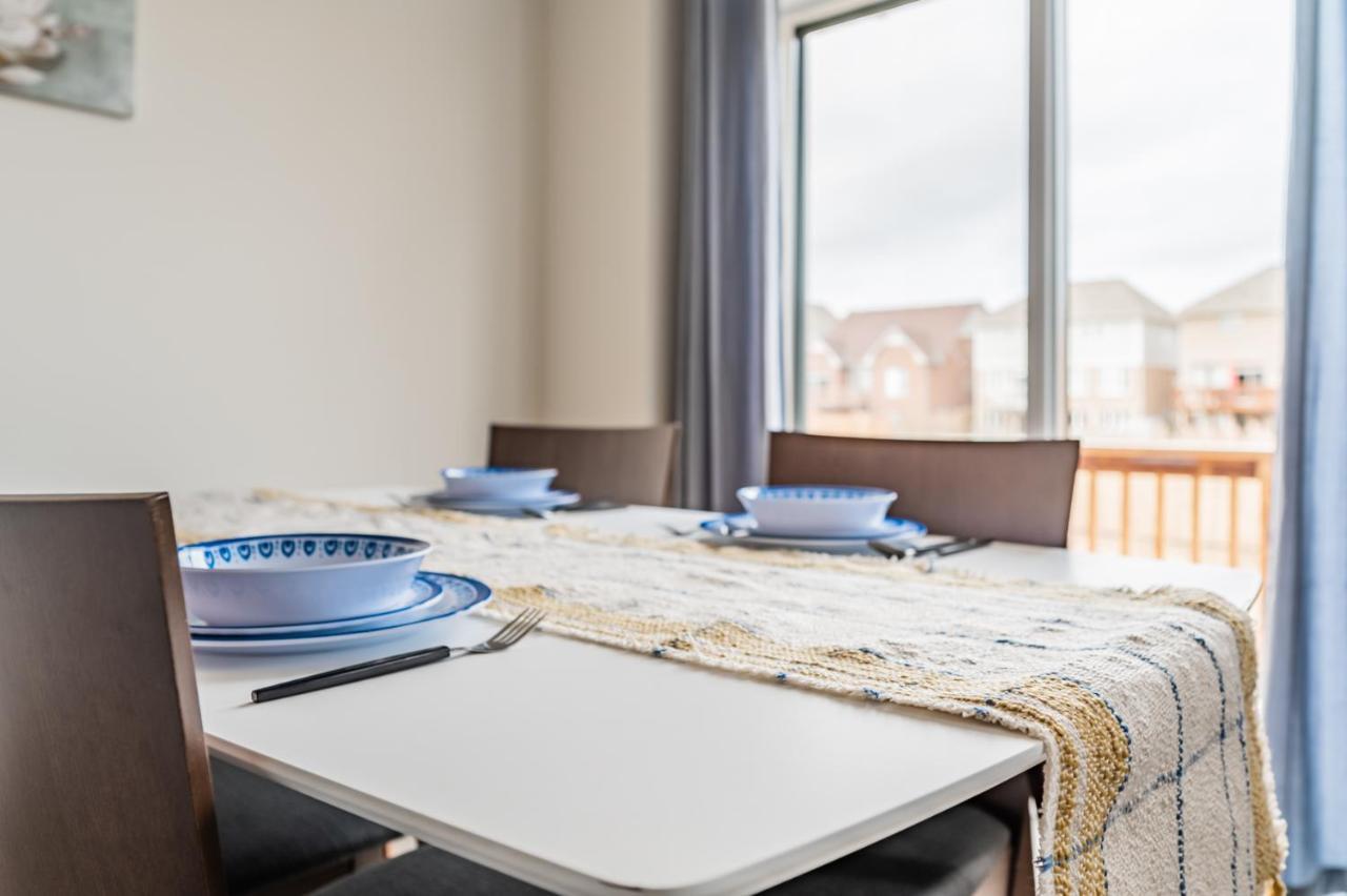 فيلا Luxury Townhouse Close To Fairview Casino In شلالات نياغارا المظهر الخارجي الصورة