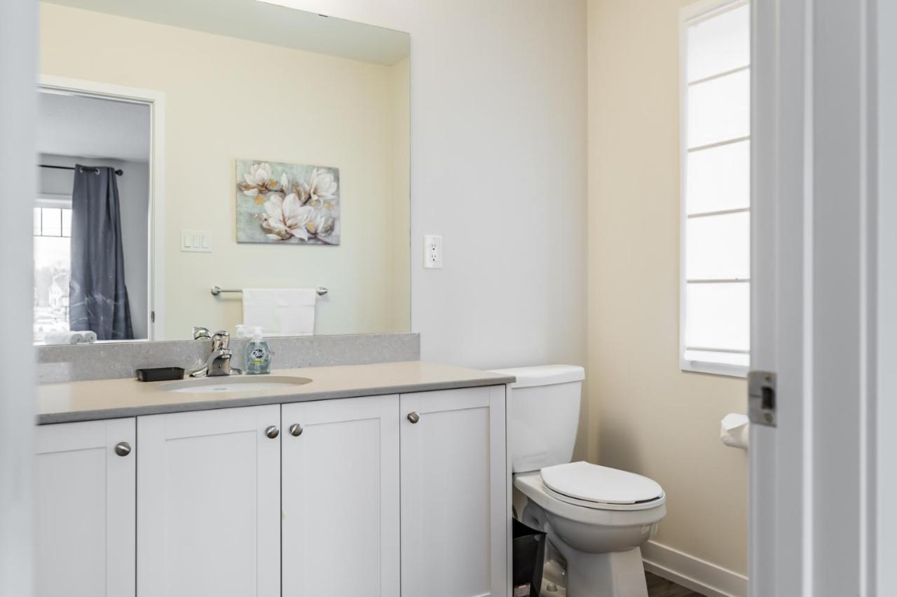 فيلا Luxury Townhouse Close To Fairview Casino In شلالات نياغارا المظهر الخارجي الصورة