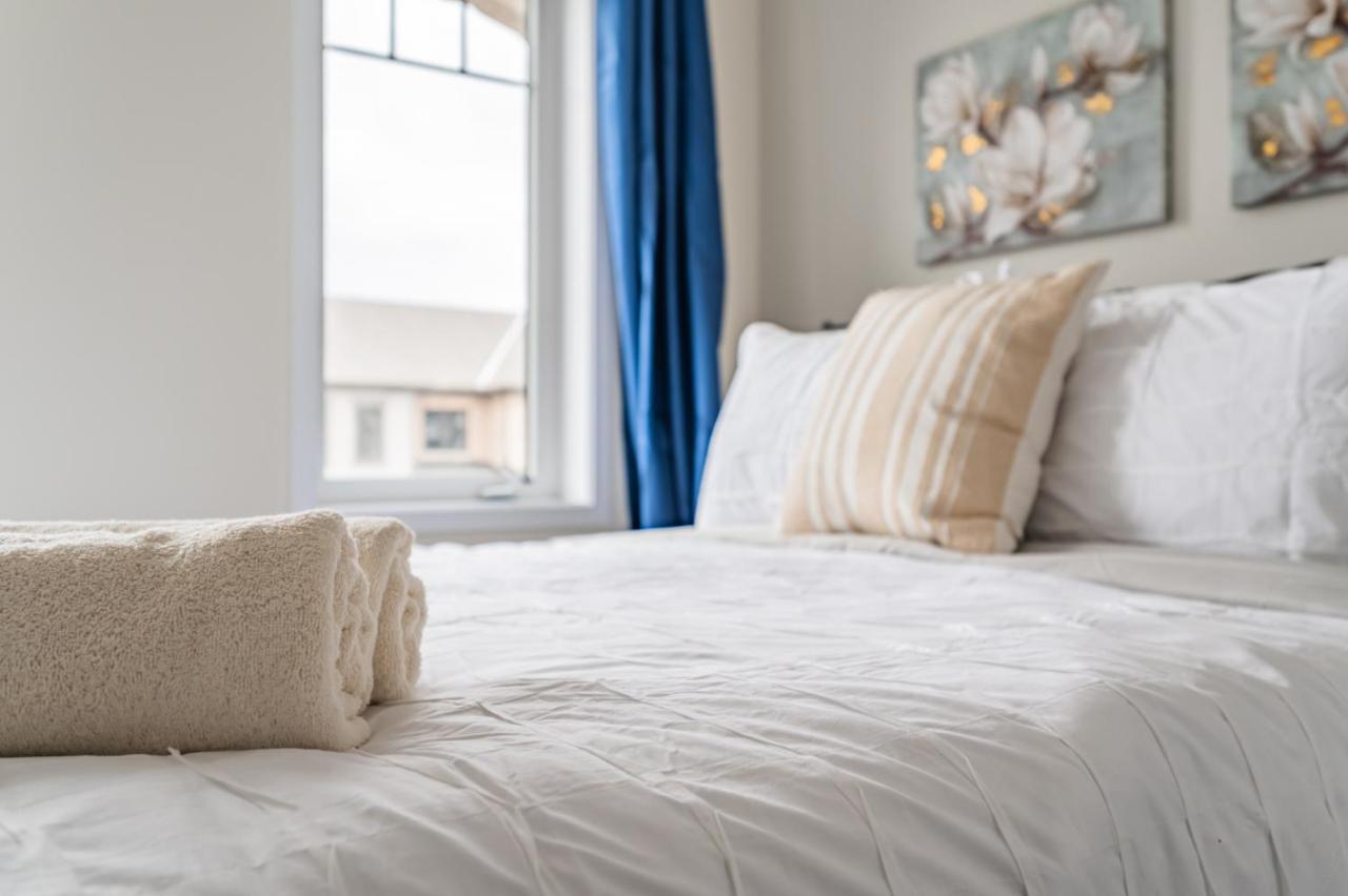 فيلا Luxury Townhouse Close To Fairview Casino In شلالات نياغارا المظهر الخارجي الصورة